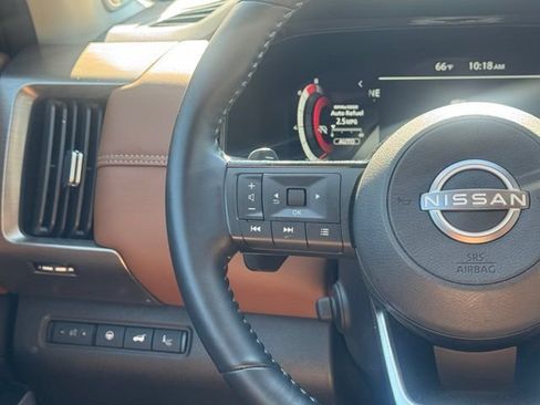 Used 2025 Nissan Pathfinder Platinum AWD/4WD image 18