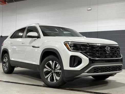 New 2026 Volkswagen Atlas Cross Sport SE image 2