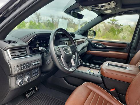 Certified 2024 GMC Yukon Denali Ultimate image 17