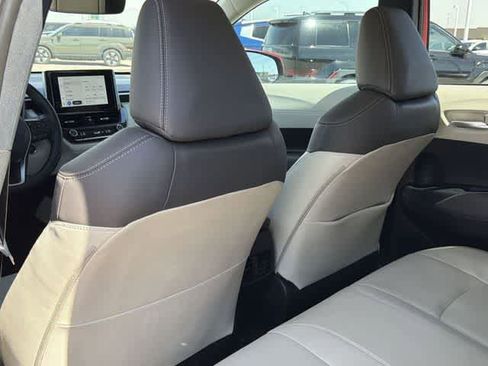 Used 2023 Toyota Corolla Cross XLE w/ Convenience Package image 15