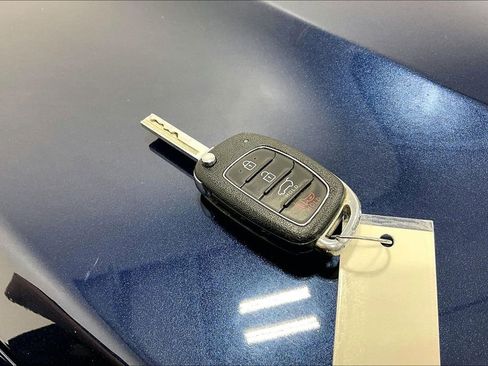 Used 2017 Hyundai Santa Fe Sport image 13