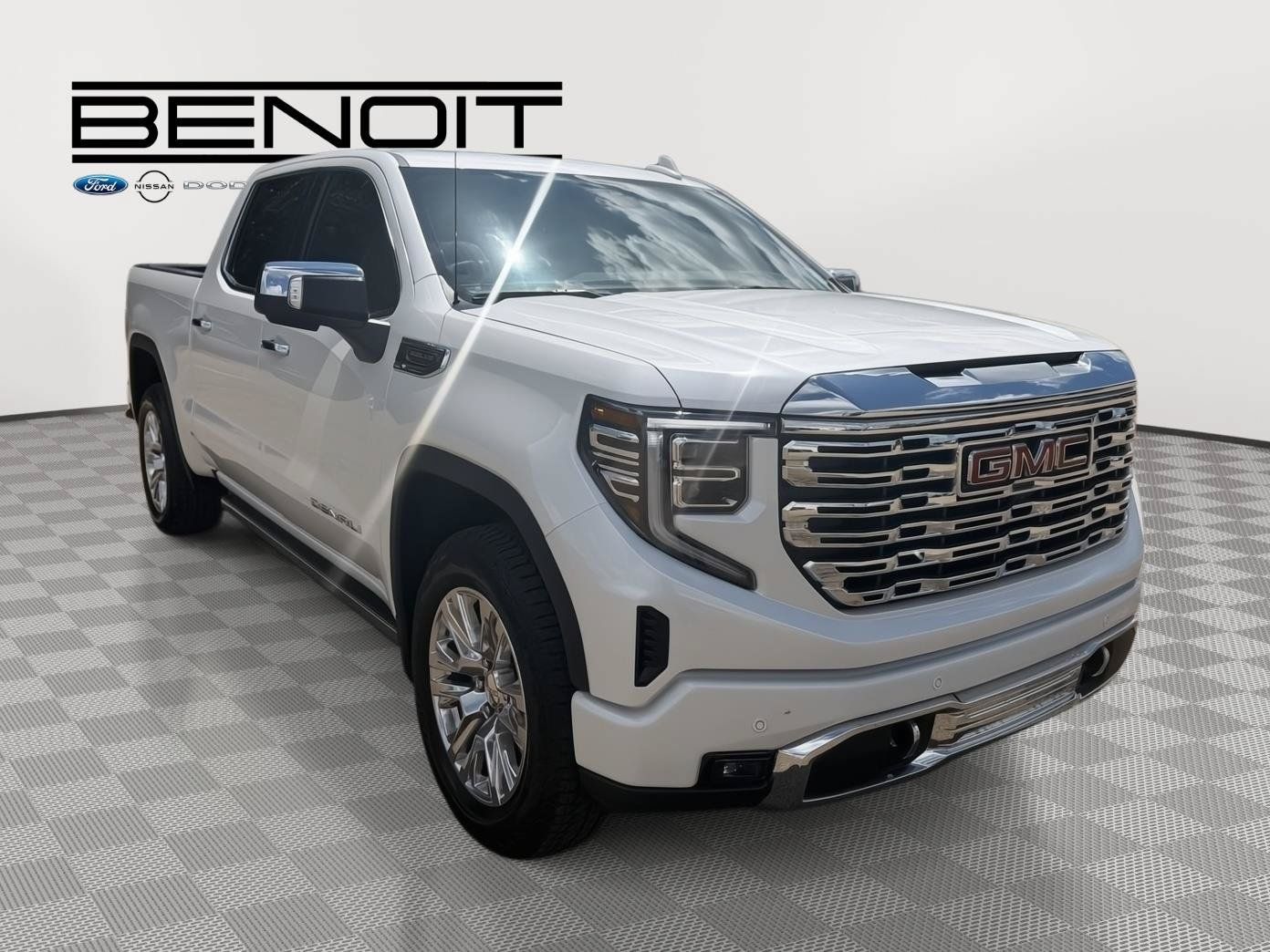Used 2024 GMC Sierra 1500 Denali w/ Denali Reserve Package AWD/4WD image 1