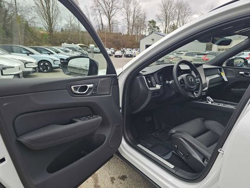 New 2026 Volvo XC60 B5 Ultra w/ Climate Package image 22
