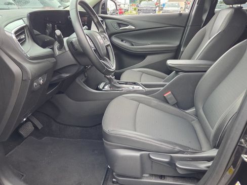 Used 2025 Buick Encore GX Preferred FWD image 5