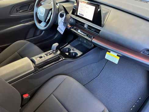 New 2026 Toyota Prius SE image 15