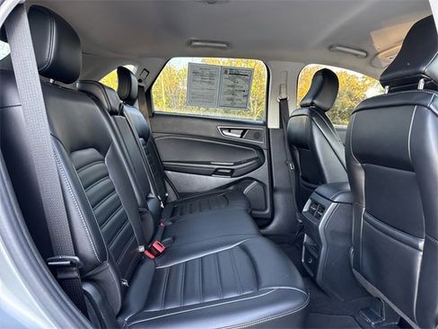 Used 2022 Ford Edge SEL image 16