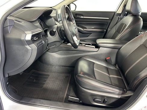 Used 2024 Nissan Altima 2.5 SR FWD image 18