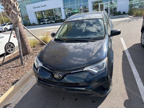 Used 2018 Toyota RAV4 LE w/ Carpet Mat Package image 15