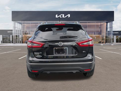 Used 2022 Nissan Rogue Sport SL w/ Premium Package FWD image 5