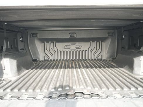 Used 2022 Chevrolet Silverado 1500 LT AWD/4WD image 12