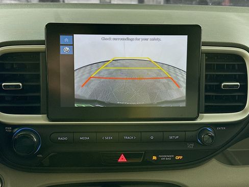 Used 2025 Hyundai Venue SEL FWD image 22