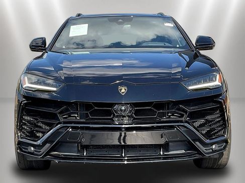 Used 2022 Lamborghini Urus AWD/4WD image 2