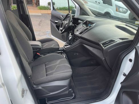 Used 2018 Ford Transit Connect XLT image 14