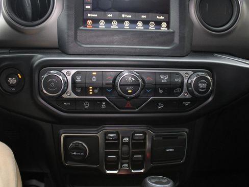 Certified 2021 Jeep Wrangler Unlimited Sport image 17