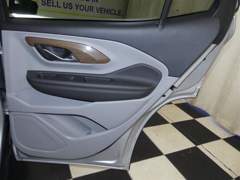 Used 2018 GMC Terrain SLE image 25