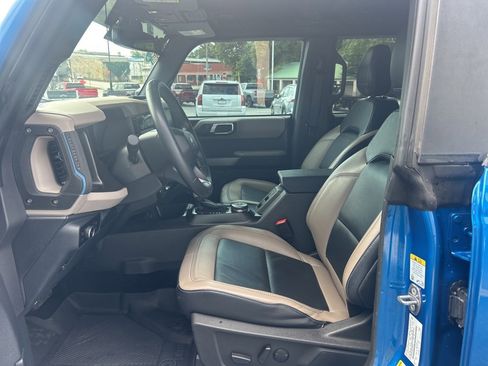 Used 2023 Ford Bronco Wildtrak image 10