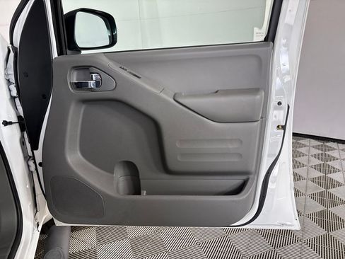 Used 2016 Nissan Frontier SV RWD image 26