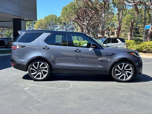 Certified 2024 Land Rover Discovery Metropolitan Edition image 8