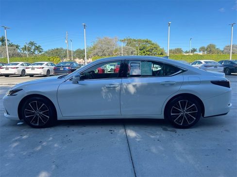 Certified 2025 Lexus ES 350 w/ Premium Package image 4