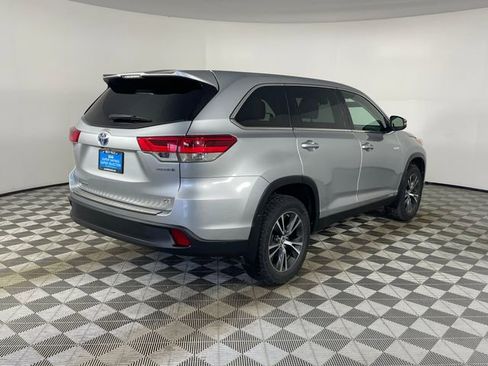 Used 2019 Toyota Highlander LE image 24
