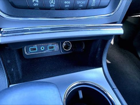 Used 2021 Jeep Grand Cherokee Laredo w/ Security & Convenience Group AWD/4WD image 15