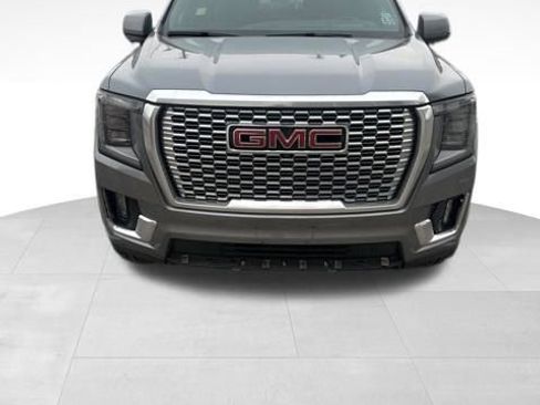 Used 2021 GMC Yukon XL Denali image 2