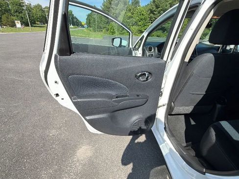 Used 2015 Nissan Versa Note SV FWD image 32