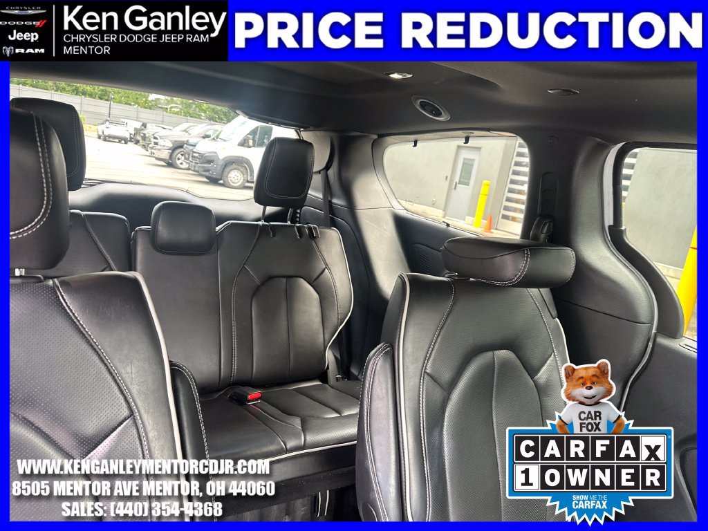 Certified 2025 Chrysler Pacifica Limited FWD image 25