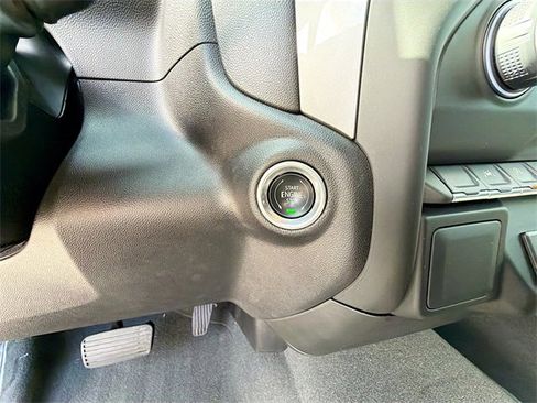 Used 2024 Chevrolet Silverado 1500 Custom image 32