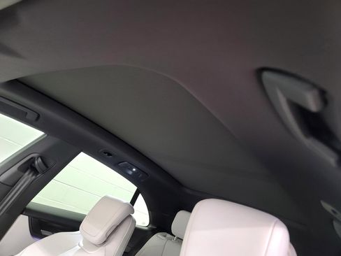 New 2026 Porsche Macan 4 Electric image 25