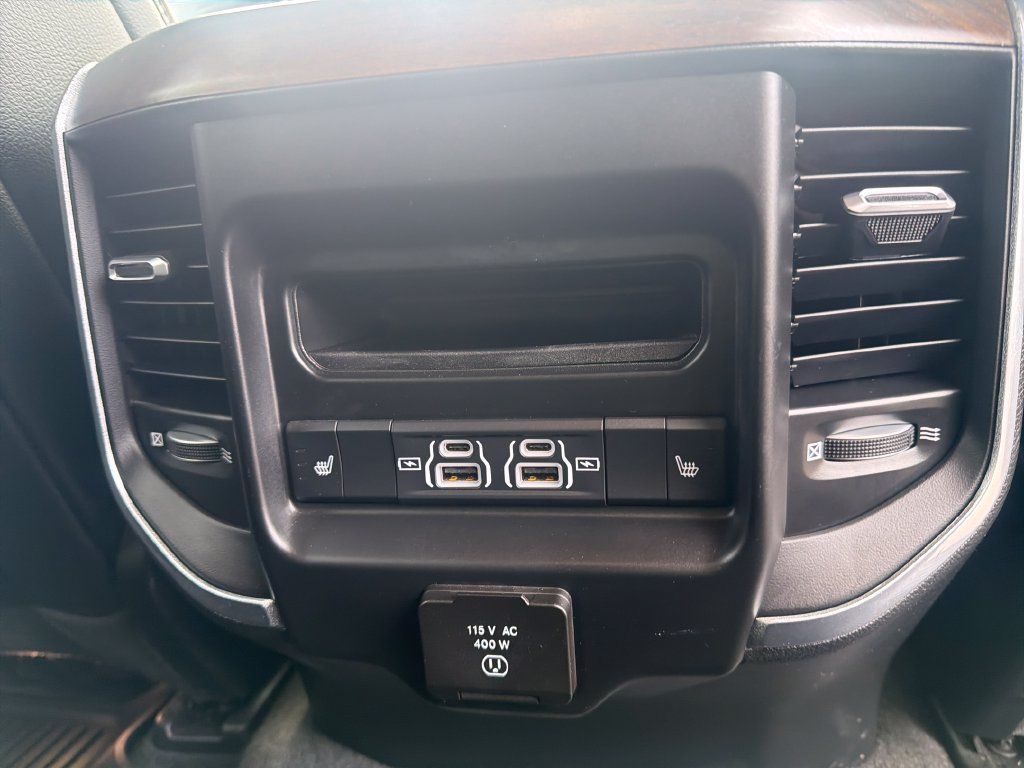 Used 2022 RAM 1500 Laramie AWD/4WD image 30