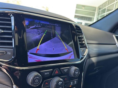 Used 2019 Jeep Grand Cherokee Altitude image 23