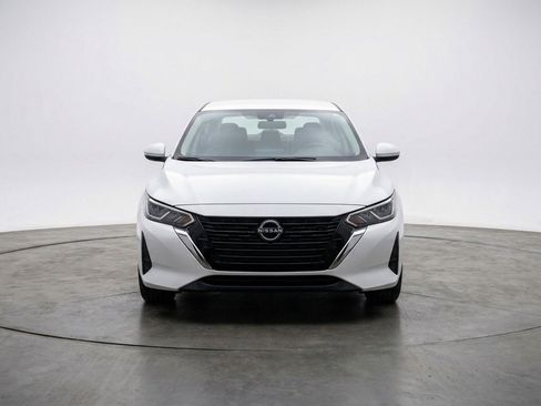 Used 2025 Nissan Sentra SV FWD image 2