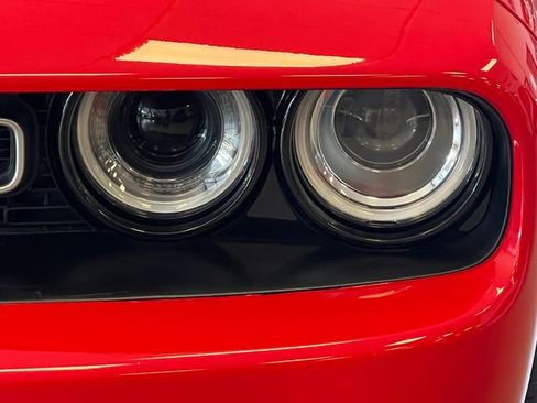 Certified 2018 Dodge Challenger R/T Scat Pack w/ Dynamics Package RWD image 31