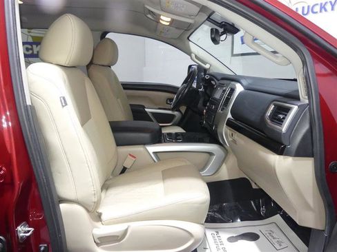 Used 2016 Nissan Titan SV AWD/4WD image 20