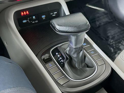 Used 2025 Hyundai Kona SEL image 16