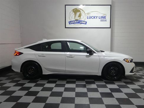 Used 2024 Honda Civic Sport image 6