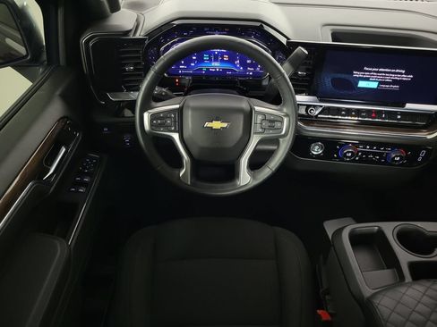 Used 2024 Chevrolet Silverado 1500 LT RWD image 11