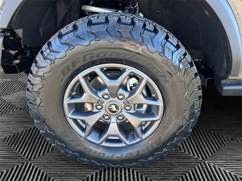 New 2025 Ford Bronco Badlands image 14