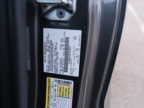 Used 2017 Ford Mustang GT image 33