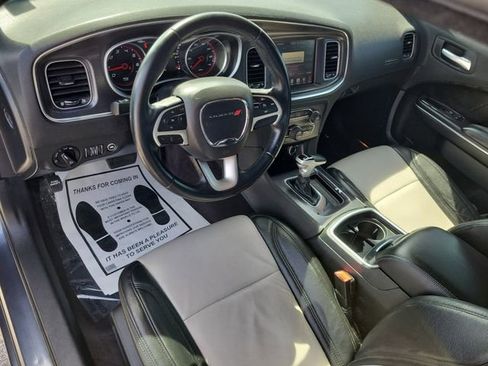 Used 2016 Dodge Charger SXT RWD image 16
