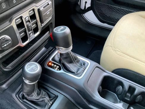 Used 2021 Jeep Wrangler Unlimited Sahara image 15