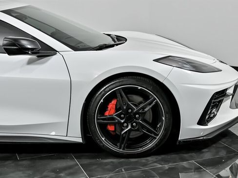 Used 2021 Chevrolet Corvette Stingray Coupe w/ Z51 Performance Package image 14