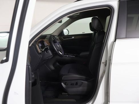Used 2025 Volkswagen Atlas SE AWD/4WD image 29