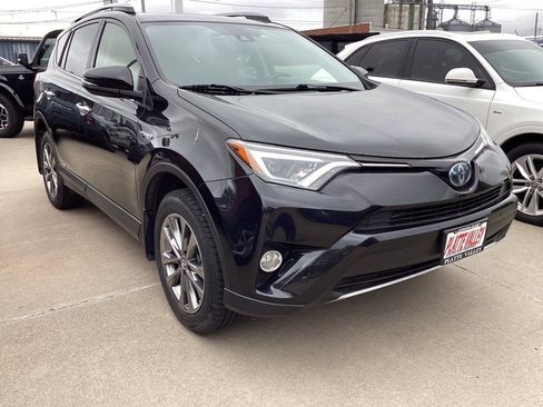 Used 2018 Toyota RAV4 Limited image 1