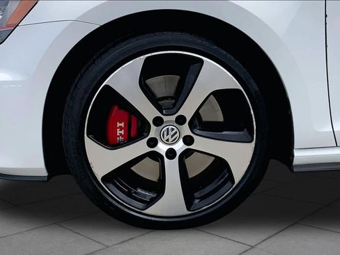 Used 2017 Volkswagen GTI SE FWD image 11