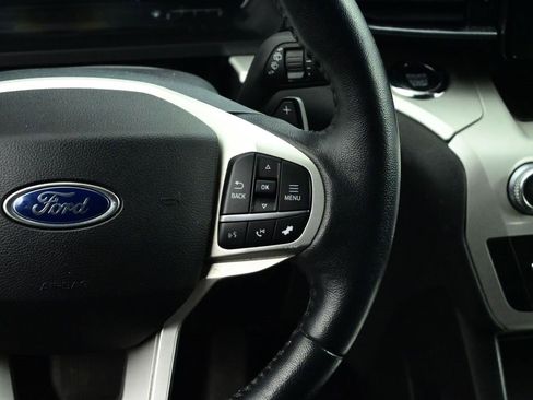 Used 2020 Ford Explorer XLT w/ Equipment Group 202A image 5