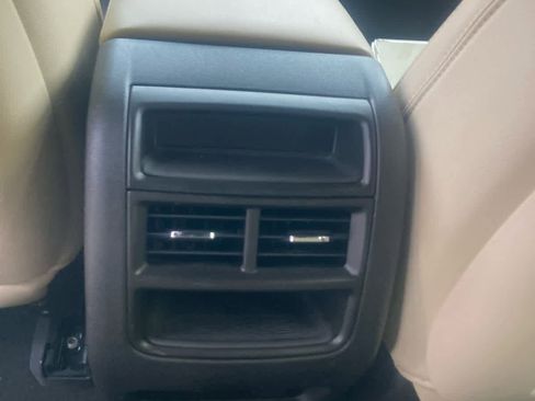 Used 2018 Cadillac XT5 AWD image 21