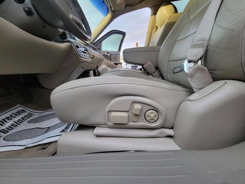 Used 2004 Cadillac De Ville DHS w/ Equipment Group image 22