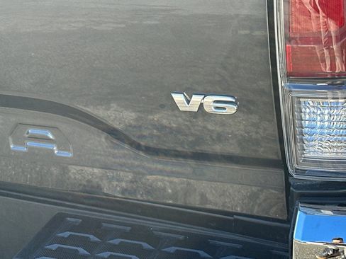 Used 2023 Toyota Tacoma TRD Off-Road image 6